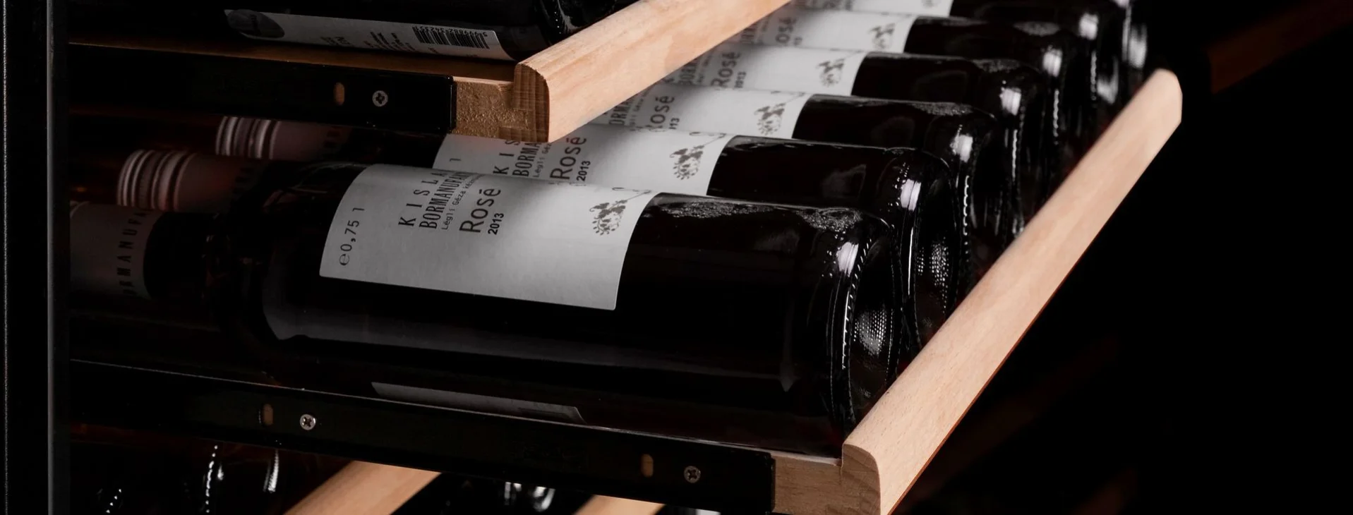 ÚTDRAGANLEGAR VIÐARHILLUR